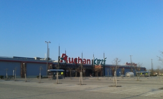 Auchan Áruházak